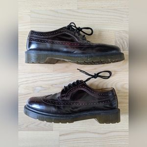 Dr. Martens Men's US 7/EU 40 Low Top Burgundy Brogues